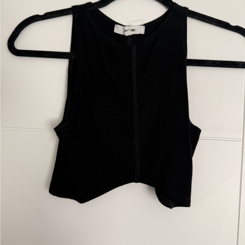 Black Sleeveless Crop Top